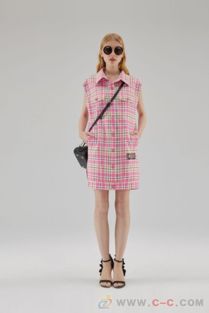 批發(fā)2018新款品牌女裝尾貨庫存折扣貨源